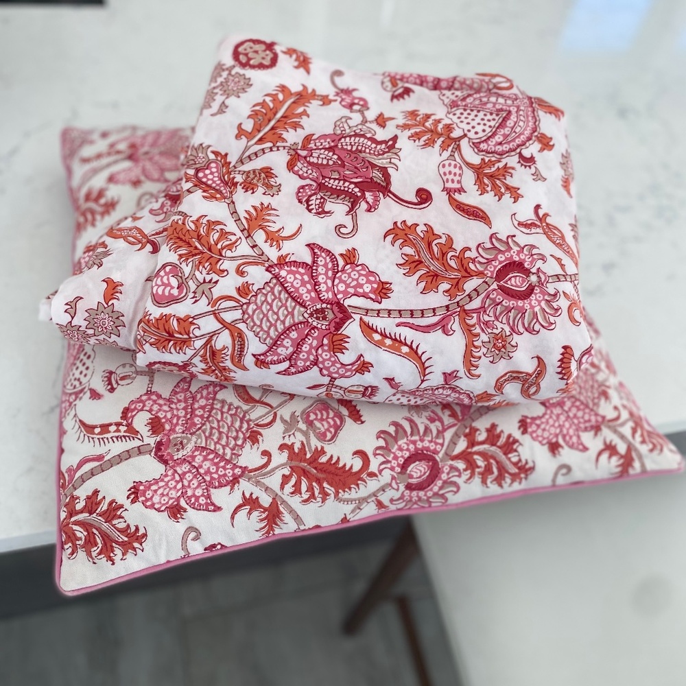 Roller Rabbit Amanda Queen Duvet & Euro Pillow